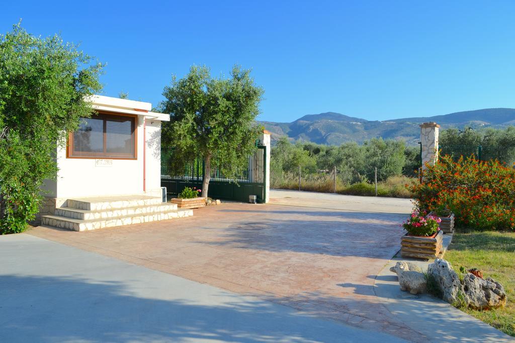 Agriturismo Antichi Ulivi Mattinata Exterior photo
